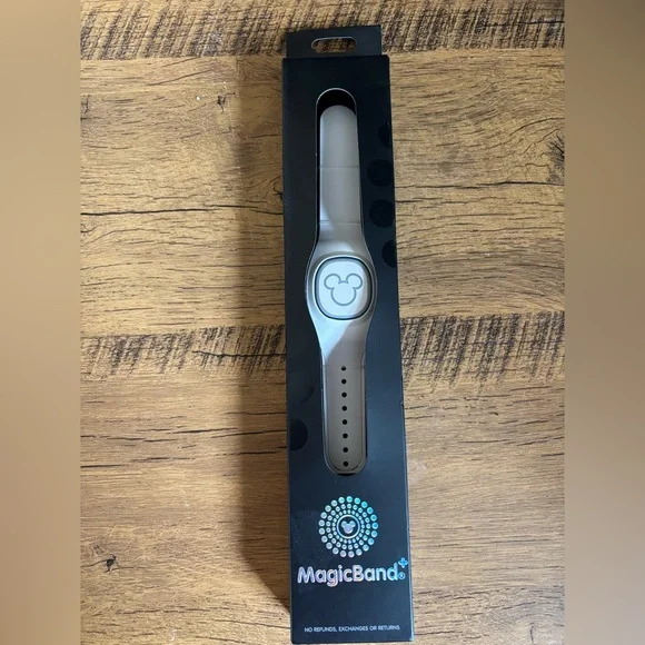 NIB MagicBand Plus - Picture 1 of 3